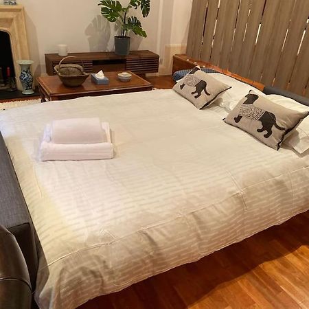 Spacious Flat In The Most Desirable Area Of London Exterior photo