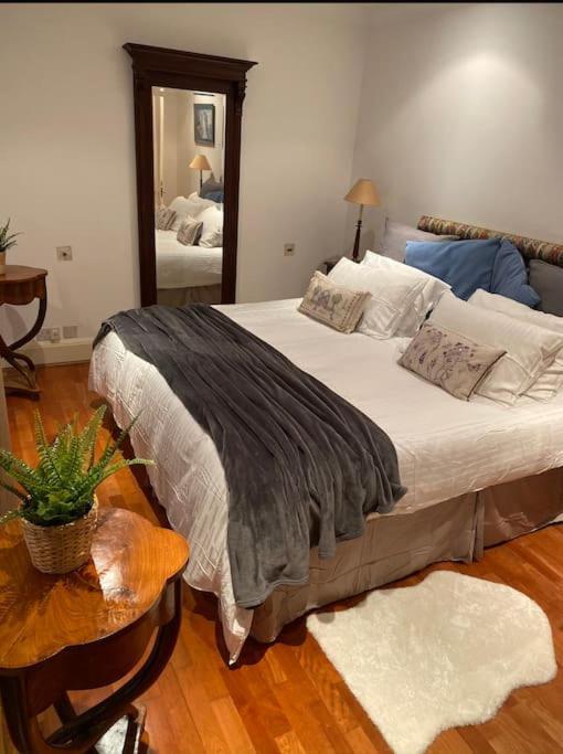 Spacious Flat In The Most Desirable Area Of London Exterior photo