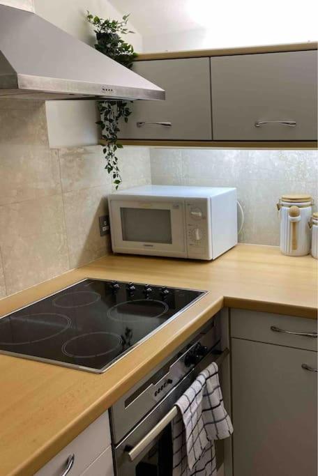 Spacious Flat In The Most Desirable Area Of London Exterior photo